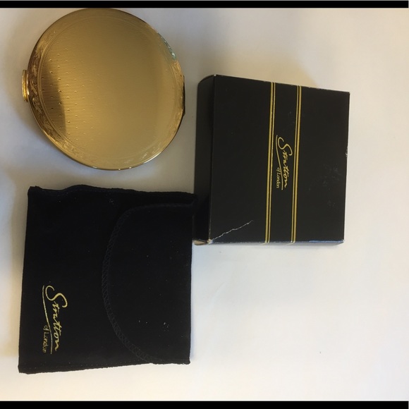 Vintage Stratton powder compact - Picture 1 of 4